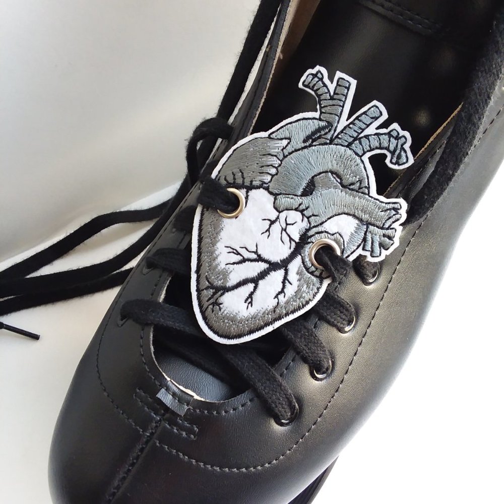 Gothic shoe charm   heart roller skates shoelace lock patch charm - Picture 4 of 9